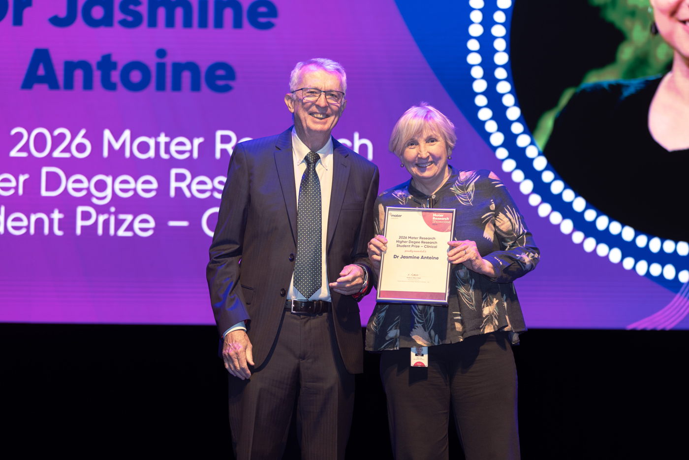 Dr Helen Liley accepting on behalf of Dr Jasmine Antoine